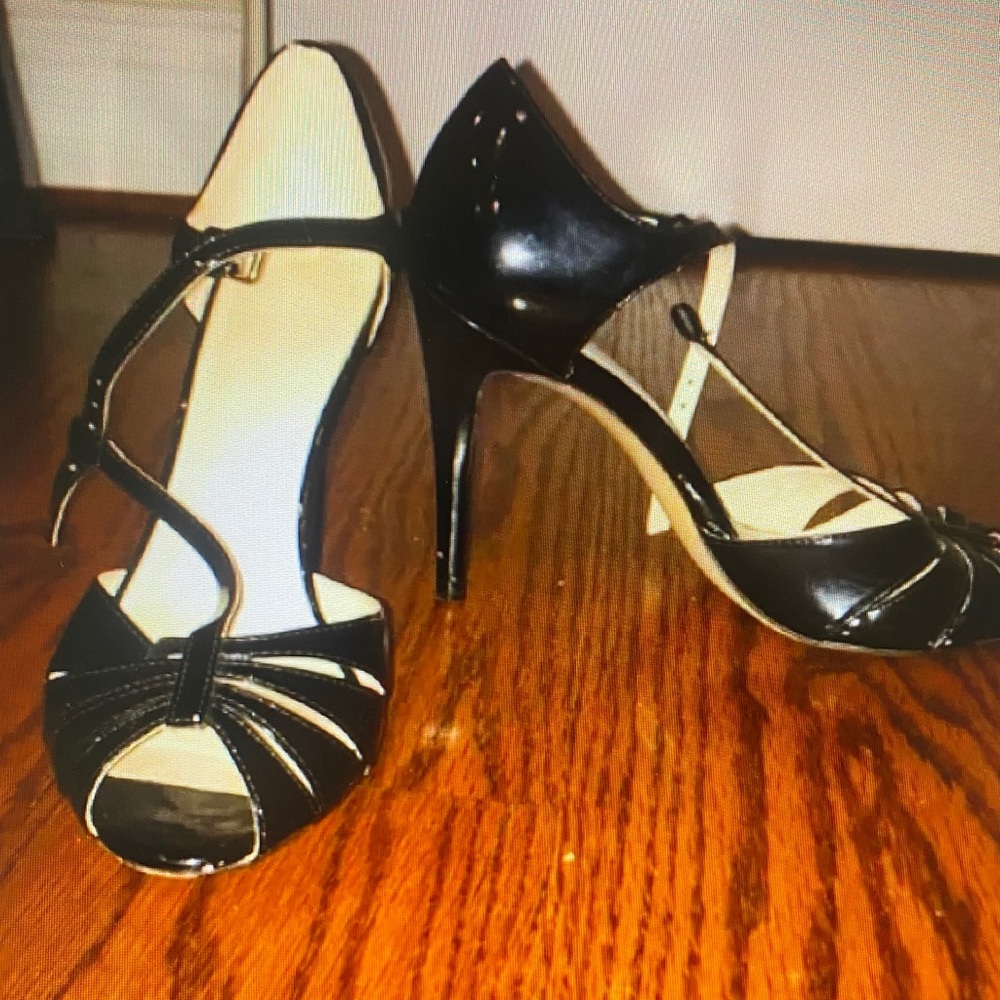 Zara Black Strappy Heels - Picture 1 of 4